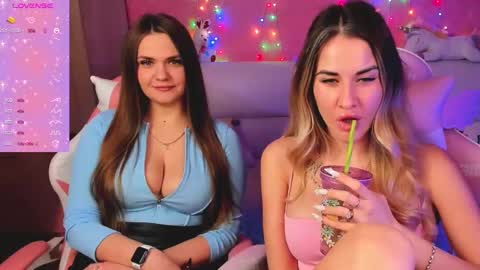 Snapshot of hotty_girls_here chatting on March 12, 6:29 am Ivanna and Jessica online show from March 12, 6:29 am