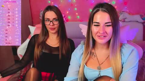 Snapshot of hotty_girls_here chatting on September 14, 6:37 am Ivanna and Jessica online show from September 14, 6:37 am