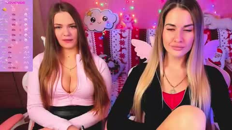 Snapshot of hotty_girls_here chatting on February 16, 6:10 am Ivanna and Jessica online show from February 16, 6:10 am