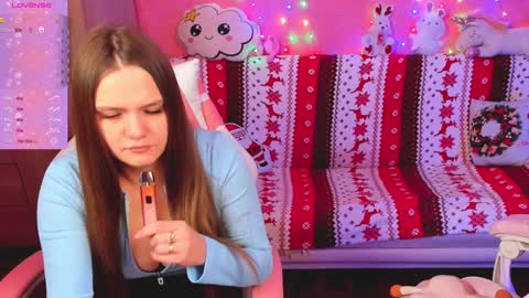 Snapshot of hotty_girls_here chatting on January 17, 5:53 am Ivanna and Jessica online show from January 17, 5:53 am