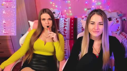 Snapshot of hotty_girls_here chatting on February 2, 9:18 am Ivanna and Jessica online show from February 2, 9:18 am