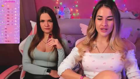 Snapshot of hotty_girls_here chatting on February 17, 6:31 am Ivanna and Jessica online show from February 17, 6:31 am