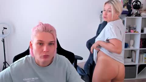 Nessie and Jessie online show from September 29, 10:47 am