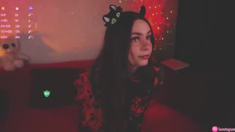 Mia online show from November 1, 5:23 pm