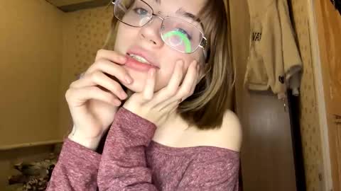 Chloe online show from January 8, 5:08 pm