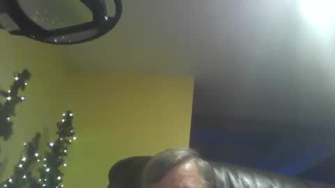 huckfinn1976 online show from January 13, 1:39 pm