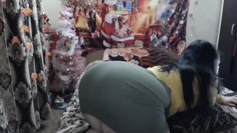 hugeassdevil online show from February 8, 5:18 pm