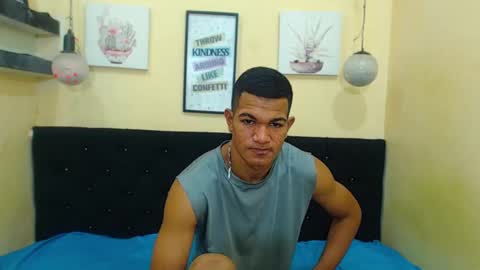 Snapshot of hugecock_twinks chatting on October 20, 1:05 pm pablo ubeer bigcock sexy twinks hot online show from October 20, 1:05 pm