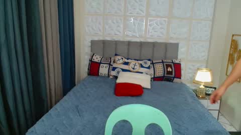 Snapshot of hugeiscomingtoyou chatting on October 11, 4:32 pm bigcock ashley DONT FORGET FALLOW ME AND THUMBS UP online show from October 11, 4:32 pm