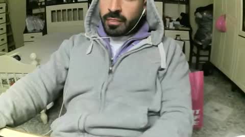 hugeveiny online show from February 18, 4:25 pm