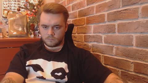 Snapshot of hugo__brad chatting on January 12, 6:15 pm Hugo online show from January 12, 6:15 pm