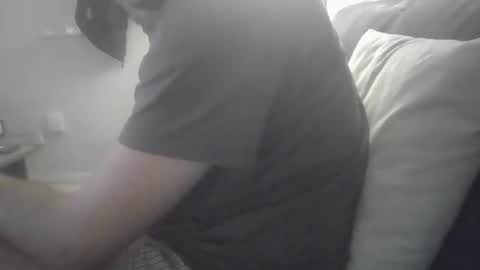 huguit026 online show from December 19, 11:22 pm