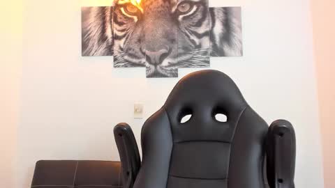 Eli online show from March 2, 11:44 pm