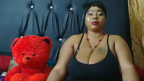 Snapshot of humongoustitss500929 chatting on September 30, 5:01 pm humongoustitss500929 online show from September 30, 5:01 pm