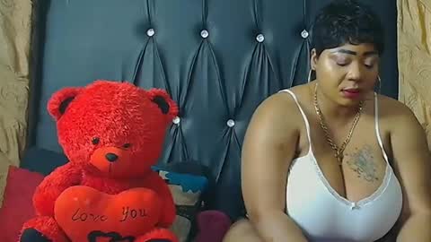 Snapshot of humongoustitss500929 chatting on October 8, 6:25 pm humongoustitss500929 online show from October 8, 6:25 pm
