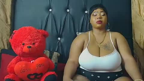 Snapshot of humongoustitss500929 chatting on October 4, 6:39 pm humongoustitss500929 online show from October 4, 6:39 pm