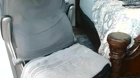 hung74u online show from November 21, 8:18 pm