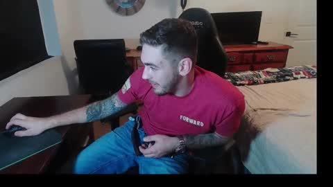 hungmtnman2256 online show from March 4, 3:14 am