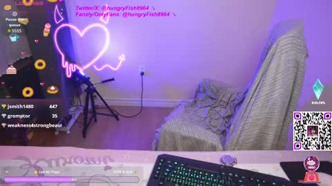 Snapshot of hungryfish8964 chatting on September 23, 3:39 pm Crocodile hungryFish8964 online show from September 23, 3:39 pm