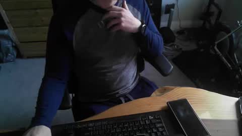 hungstud_again online show from February 13, 9:56 am