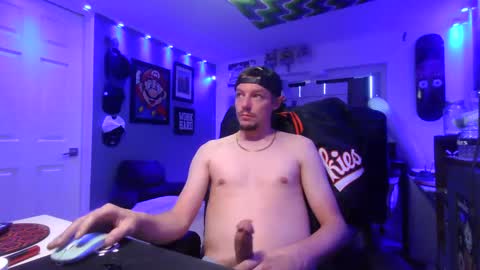 hungtxcock92 online show from September 17, 1:36 pm