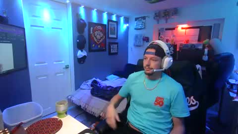 hungtxcock92 online show from September 24, 12:23 pm