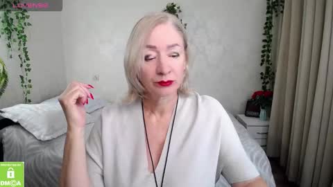Snapshot of hunters_woman chatting on October 19, 12:10 pm Irena online show from October 19, 12:10 pm