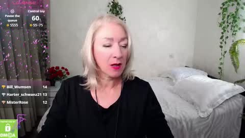 Snapshot of hunters_woman chatting on September 29, 4:06 pm Irena online show from September 29, 4:06 pm