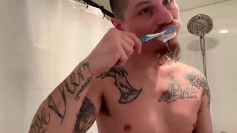 husbandandwife2011 online show from February 21, 7:21 pm