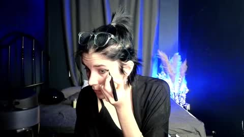 Hyeon Jin online show from March 4, 10:57 am