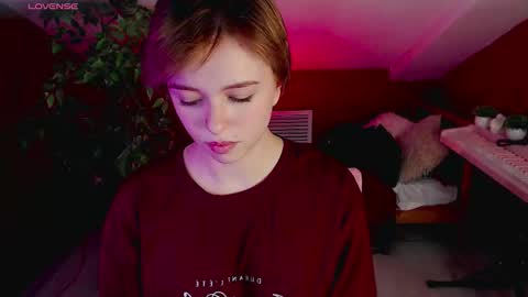 Snapshot of hypequeen_ chatting on October 10, 9:08 pm Julia online show from October 10, 9:08 pm