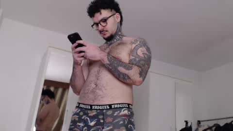 hypersyren online show from December 17, 12:34 pm