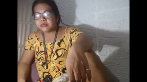 Snapshot of i_drain_u_bitch chatting on March 4, 12:22 pm jamaeca online show from March 4, 12:22 pm