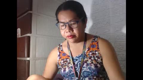 Snapshot of i_drain_u_bitch chatting on February 28, 9:58 am jamaeca online show from February 28, 9:58 am