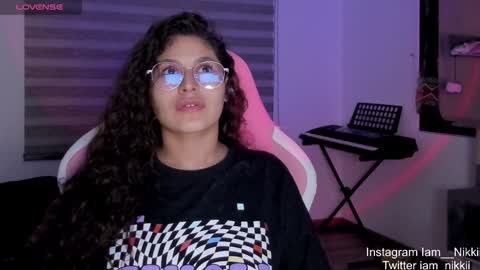 Snapshot of iam_nikki chatting on December 4, 6:05 am On instagram Imm  NikkiHelp me reach 100 likes online show from December 4, 6:05 am