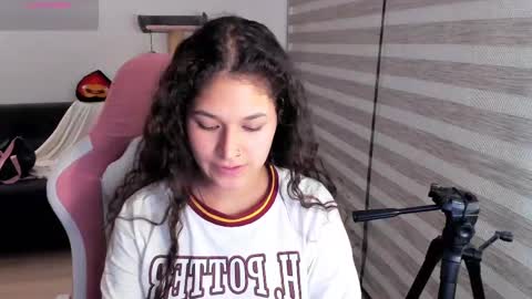 Snapshot of iam_nikki chatting on September 22, 12:59 am On instagram Imm  NikkiHelp me reach 100 likes online show from September 22, 12:59 am