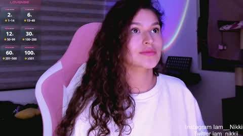 Snapshot of iam_nikki chatting on December 7, 9:55 am On instagram Imm  NikkiHelp me reach 100 likes online show from December 7, 9:55 am