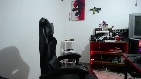 iam_yourbabyprincess_xd online show from April 4, 6:09 am