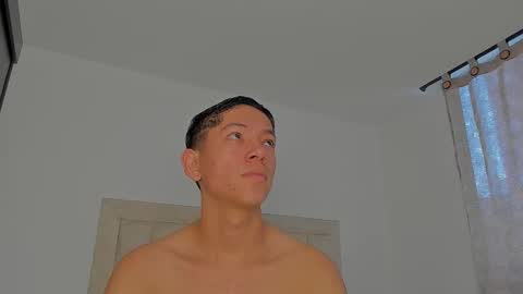 Juliiiiian online show from March 29, 11:34 am