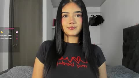 Snapshot of iamjulietaa chatting on October 23, 9:15 pm    online show from October 23, 9:15 pm