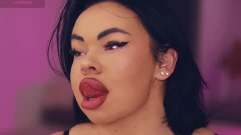 Lila online show from November 18, 5:27 pm