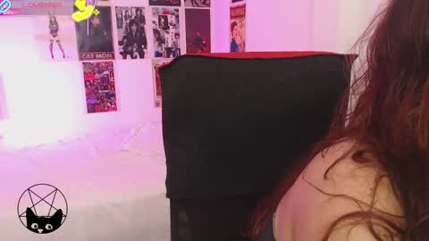 Snapshot of iammari_ chatting on September 28, 6:44 am Mari online show from September 28, 6:44 am