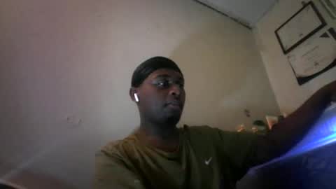 iamryan995442 online show from March 23, 8:36 pm