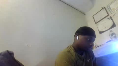 iamryan995442 online show from March 18, 10:15 pm