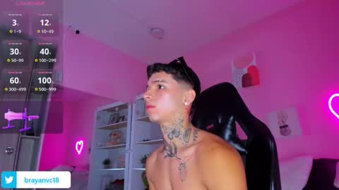 Snapshot of ian_castillo_ chatting on September 23, 11:15 am IAN CASTILLO online show from September 23, 11:15 am