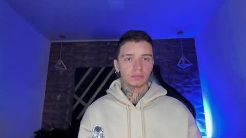 IAN CASTILLO online show from April 8, 11:13 am