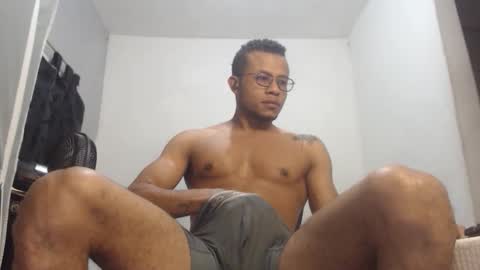 ian_tuner online show from November 17, 12:46 am