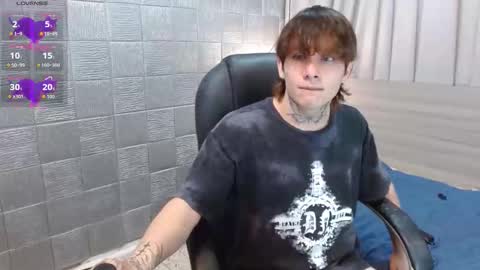Snapshot of iancute_ chatting on October 5, 10:39 pm ian online show from October 5, 10:39 pm