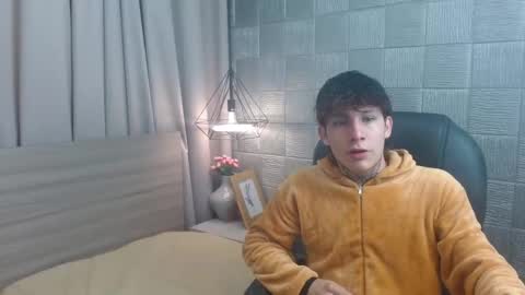 Snapshot of iancute_ chatting on September 11, 4:25 am ian online show from September 11, 4:25 am