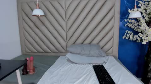 ibbie_ online show from December 2, 1:20 pm